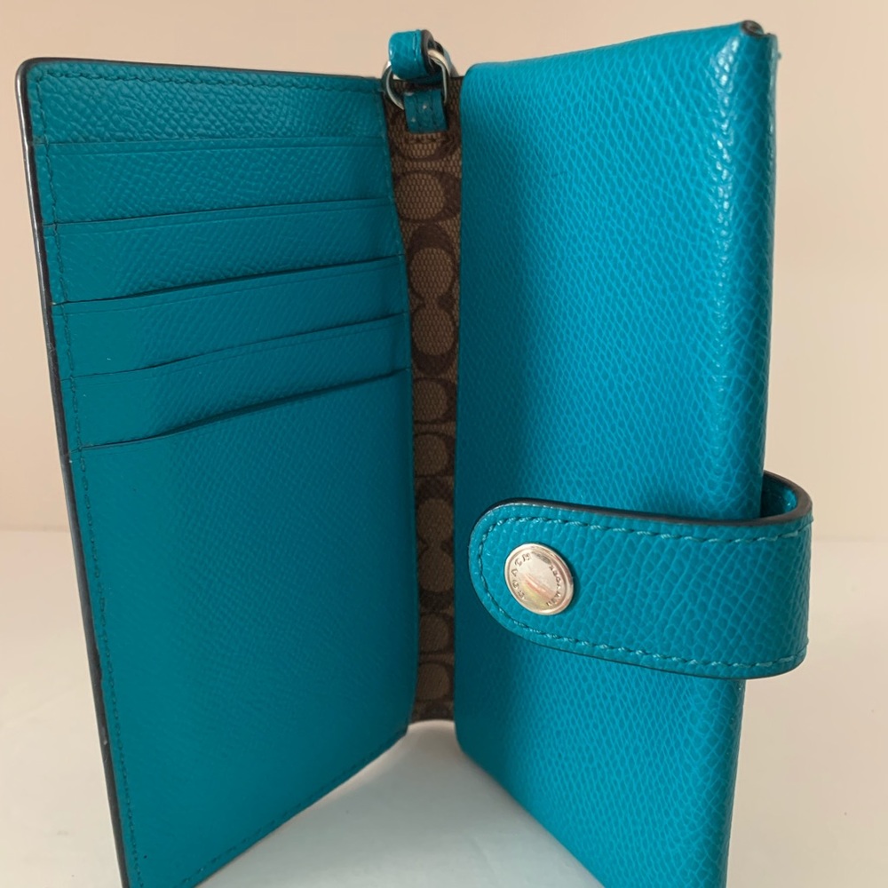 Coach Turquoise Pebble Cell Wristlet Used